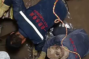 鄂州电梯井堵漏施工视频